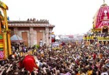 রথযাত্রায় জনপ্লাবন, পুরীতে ভিড়ের চাপে পুণ্যার্থীর মৃত্যু, অসুস্থ অনেকেই