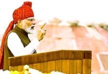 লালকেল্লা থেকে ‘দিমাগি নকশাল’দের দেশ থেকে বিচ্ছিন্ন করার বার্তা মোদির